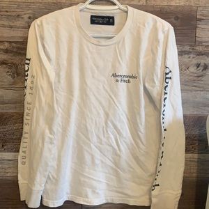 Soft Abercrombie and Fitch tee